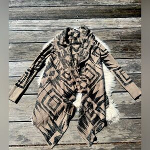Chic Geometric Tribal Aztec Patterned Sweater in Tan and Black